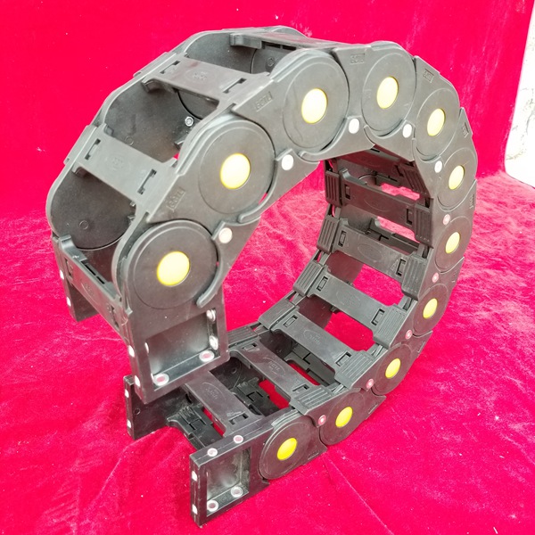 H60黃點(diǎn)加強(qiáng)型尼龍拖鏈